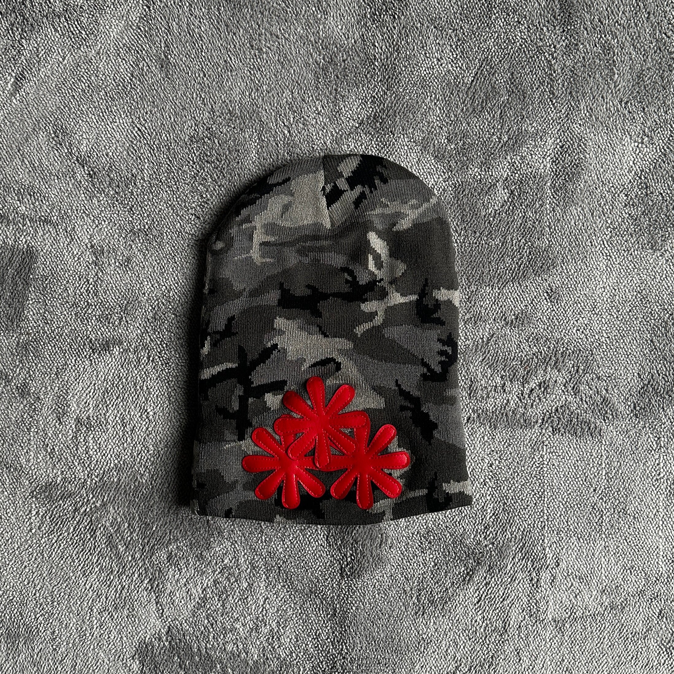 GREY CAMO/RED CV (LONG) BEANIE